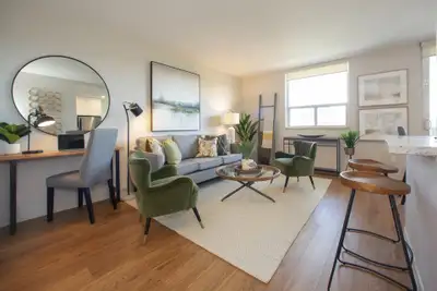 Under New Management! Realstar's Harbourview Apartments is located in the upscale lakeside-shopping...