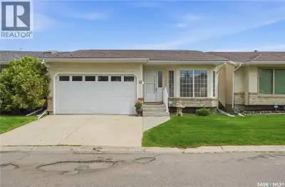 LOCATION, LOCATION, LOCATION! Welcome to this beautifully maintained bungalow-style condo in the hea...