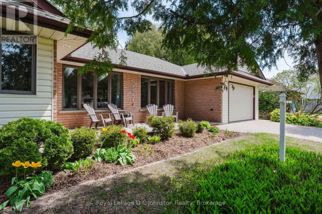 30 CEDAR BUSH DRIVE Saugeen Shores, Ontario in Houses for Sale in Owen Sound
