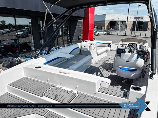 2023 STARCRAFT SVX 211 OB 140hp deck boat bateau Ponte in Powerboats & Motorboats in Laval / North Shore - Image 10