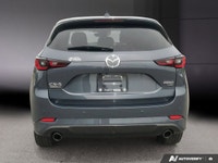 2022 Mazda CX-5 La Mazda CX-5 Signature 2022 représente le sommet de la gamme CX-5, combinant élégan... (image 3)