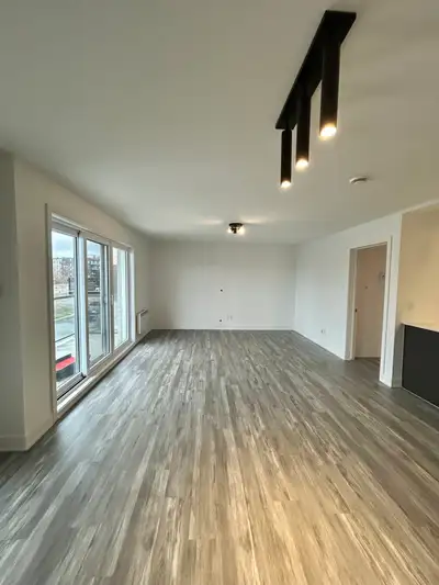 ADRESSE: P-180 BOULEVARD SAINT-JOSEPH, LACHINE, H8S 2L3 CONTACT: 514-665-8696 (Message texte seuleme...