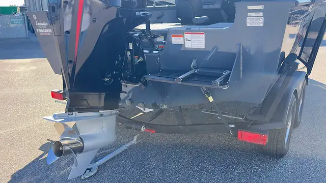 2020 TRACKER Targa V-18 Combo Fish & Ski -used fishing boat in Powerboats & Motorboats in Prince Albert - Image 30