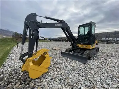 Hours: 1286 | Location: Kamloops, BC, CA | Buckets: w/ Bucket; Operators Station: Cab w/ AC; Arms: S...