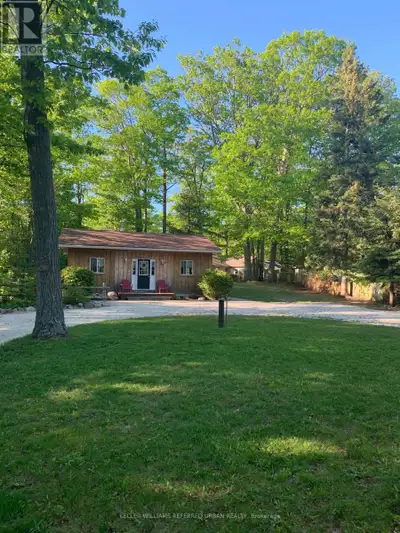 Client RemarksNestled just steps away from the serene shores of Georgian Bay, this charming 4 season...