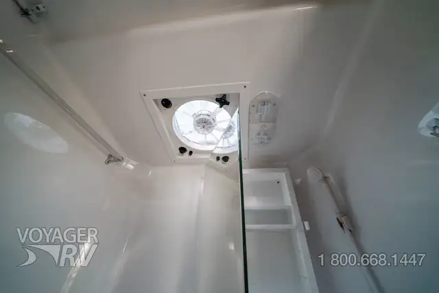 2017 Northern Lite Special Edition 10.2 in Travel Trailers & Campers in Kelowna - Image 15