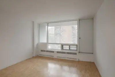 Akelius studio apartment for rent. Located near Du Fort in the Downtown - Guy Concordia neighborhood...