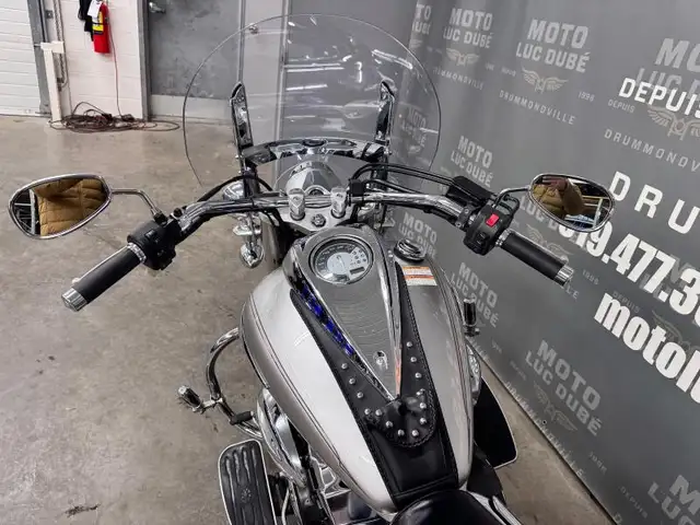 2009 Yamaha V-Star 950 Tourer in Street, Cruisers & Choppers in Drummondville - Image 13