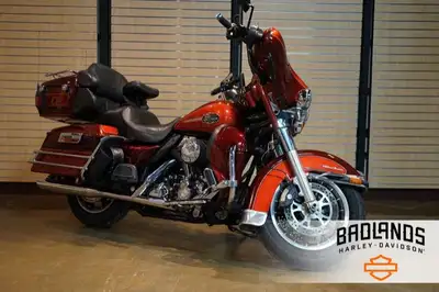 $85 Bi-WeeklySE stage 1, riders backrest with pouch, 2 sets of mirrors on bike, painted inner fairin...