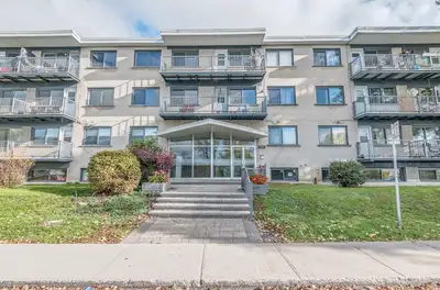 3 1/2 Grand et Luxueux au bord de l'eau a Lasalle 1345$