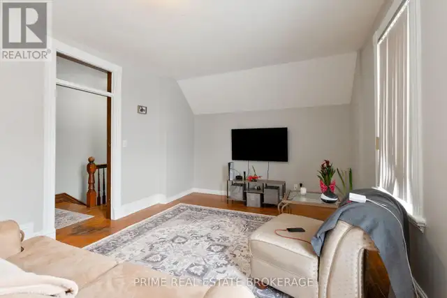 142 JOHN STREET London East (East F), Ontario in Houses for Sale in London - Image 9