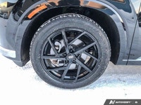 This Hyundai Palisade has a strong Regular Unleaded V-6 3.8 L/231 engine powering this Automatic tra... (image 8)