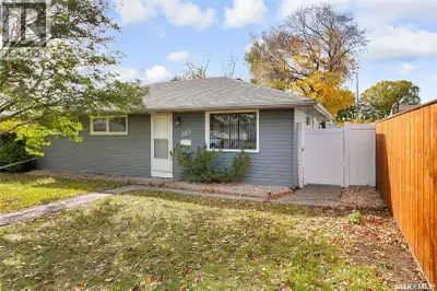 Discover a fantastic opportunity in the convenient Cityview neighbourhood! This charming bungalow is...