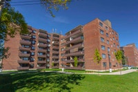 Visitez notre site Web : https://www.capreit.ca/fr/appartements-a-louer/dorval-qc/carrefour-dorval/... (image 8)