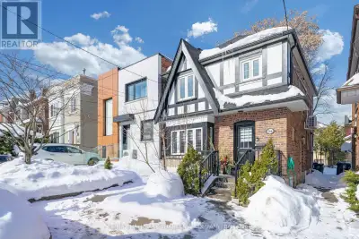 Fantastic location. Charming and recently updated bachelor unit in the heart of Bedford Park. Just a...