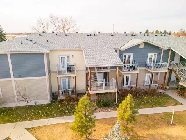 Townhomes with in Suite Laundry - Sagecourt - House for Rent Str in Long Term Rentals in Calgary - Image 15