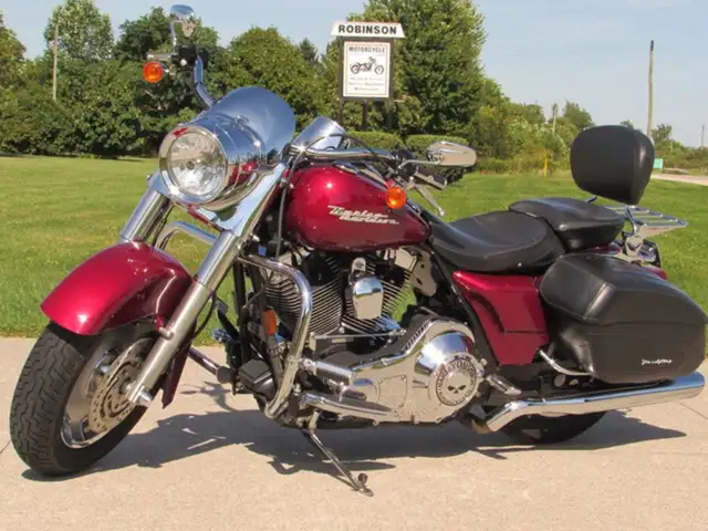 2004 Harley-Davidson FLHRSI Road King Custom in Sport Touring in Leamington - Image 4