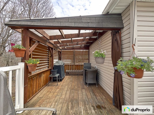 $585,000 - Bungalow for sale in Ste-Catherine-de-la-JC — photo 3