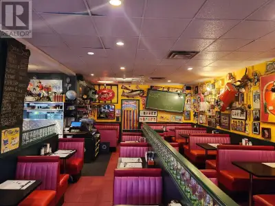 VANCOUVER'S MOST ICONIC DINER RESTAURANT WITH 55 SEAT INSIDE PLUS 19 SEAT COVERED PATIO ON KITSILANO...