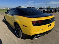 Our 2010 Chevrolet Camaro 2SS Coupe will make your pulse race in Yellow! Powered by a 6.2 Litre V8 o... (image 2)