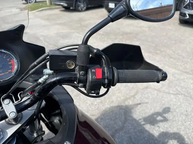 2011 Suzuki V-Strom 1000 ~ V-STROM 1000 ~ LOW KMS ~ CLEAN BIKE ~ in Street, Cruisers & Choppers in City of Toronto - Image 25