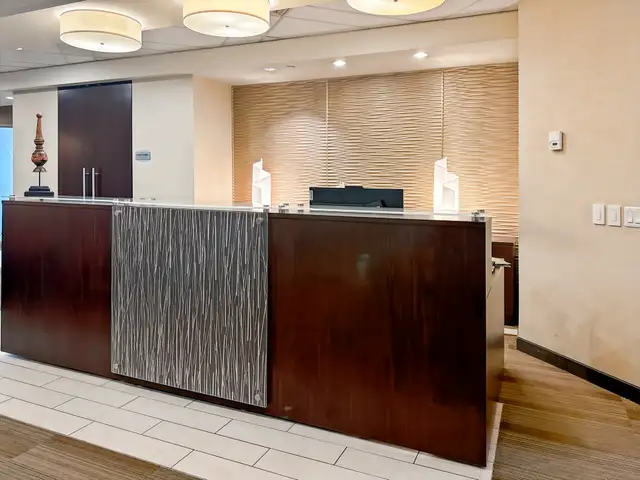 Office space for rent for 1 person in Etobicoke Toronto in Commercial & Office Space for Rent in City of Toronto - Image 4