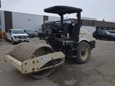 2005 Ingersoll-Rand SD-70F 66in. SMOOTH DRUM ROLLER, 1056 HOURS UNCONFIRMED 2005 Ingersoll-Rand SD-7...