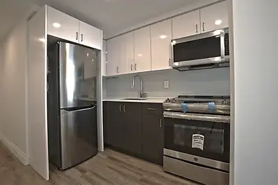 Collingwood 1 Bedroom Apartment for Rent - 120 Elm Street, View more