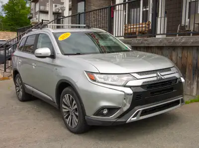[110,459km 7 Passenger / AC / Tilt & Telescopic Steering / Power Windows-Mirrors-Locks-Keyless Entry...