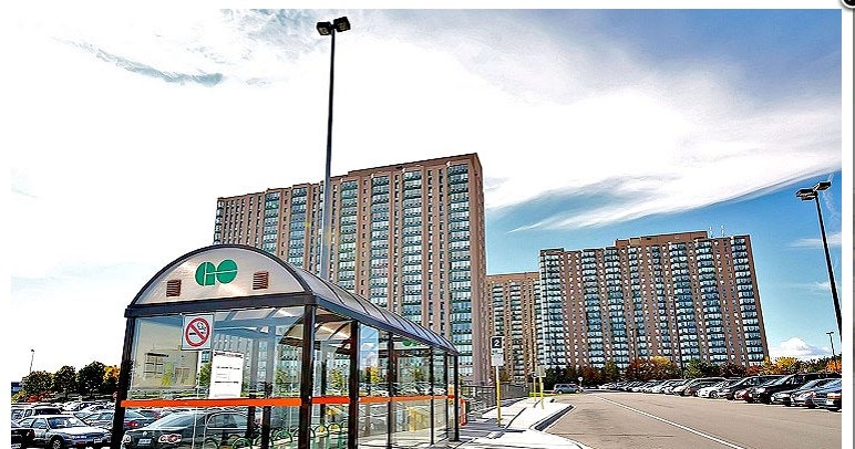 2 Bedroom + Solarium - Cooksville Go Station full amenities incl 2