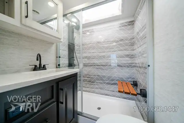 2023 Heartland Bighorn 3215RL in Travel Trailers & Campers in Kelowna - Image 17