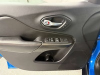 LEATHER HEATED SEATS/STEERING WHEEL, PANORAMIC SUNROOF, REVERSE CAMERA, BLUETOOTH HANDSFREE, BLINDSP... (image 8)