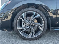 Grounded Dealer Loaner Opportunity. Only 12,457 km's! Dealer owner vehicle in a great color combinat... (image 9)