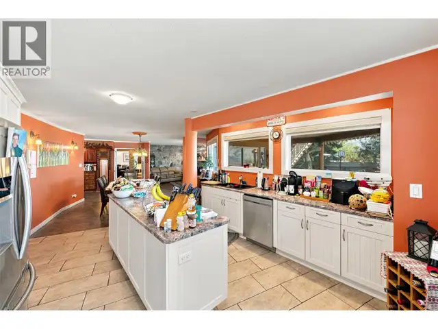 3935 Lakeside Road Penticton, British Columbia in Houses for Sale in Penticton - Image 6