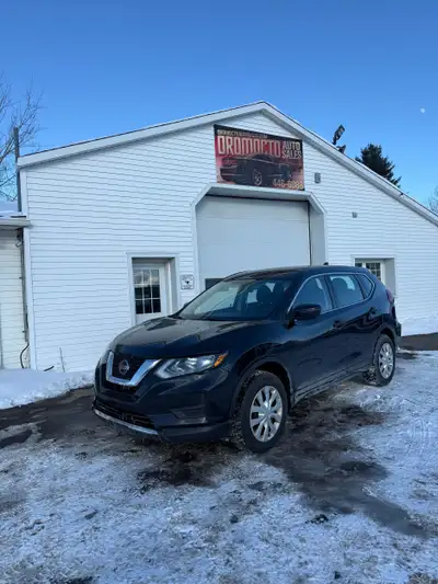 The 2018 Nissan Rogue AWD S Automatic is a stunning crossover SUV that offers both style and perform...