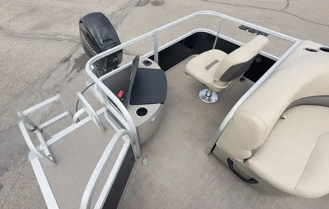 2020 SUNTRACKER Bass Buggy 18 DLX Mercury 40 4Stroke Command Thr in Powerboats & Motorboats in Prince Albert - Image 22