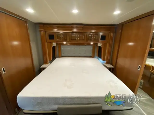2018 Fleetwood RV Discovery 38K only 14,584 Miles in RVs & Motorhomes in Moncton - Image 45
