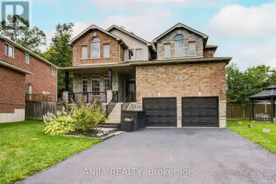 Absolutely Outstanding Grandview Home! This Spacious Detached Home Offers Over 3,500 Sq. Ft. Of Abov...