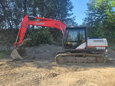 - 7400 Hours - Dig Bucket - Clean Up Bucket - Manual Quick Change - No Leaks - Work Ready