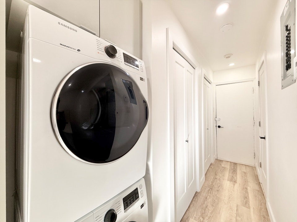 3 et demi - Plateau Mont-Royal - Électros & WiFi - Dispo 5