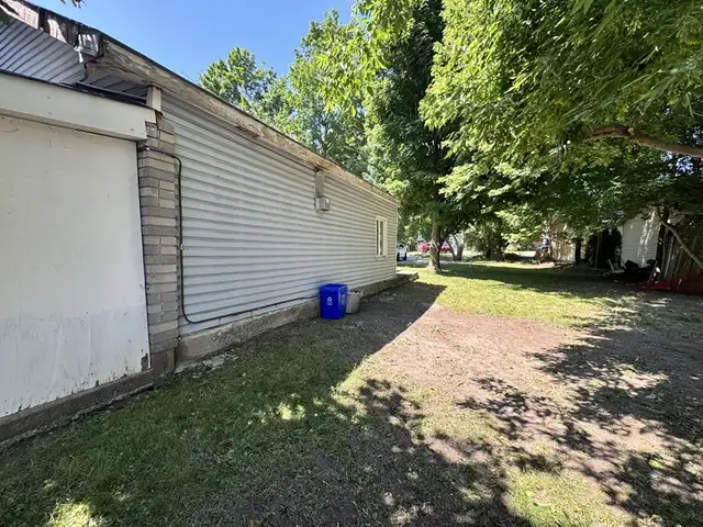 Cozy 2 Bed, 1 Bath Bungalow Near Downtown in Long Term Rentals in Barrie - Image 18