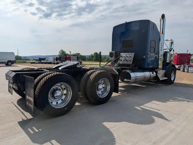 2013 KENWORTH T800 in Heavy Trucks in Kamloops - Image 7