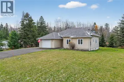 Charming bungalow in quiet Saint-Antoine, just north of Moncton offering the perfect blend of comfor...