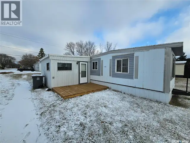 702 Railway AVENUE Arcola, Saskatchewan in Houses for Sale in Regina - Image 3