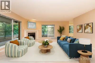 One of the BEST & most SPACIOUS floor plans at Parkgate Manor w/over 1450 sq ft. of ONE LEVEL Living...
