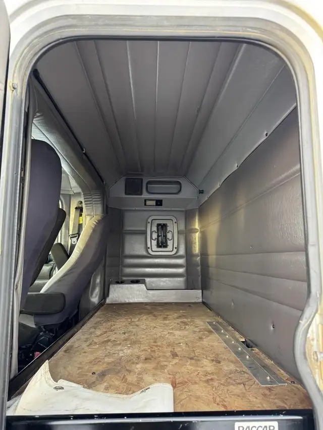 2005 PETERBILT 378 in Heavy Trucks in Saskatoon - Image 31