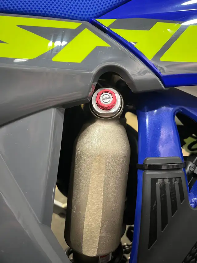 2025 SHERCO SE 250 FACTORY 2T MOTO NEUVE 0 KM AUBAINE FIN DE SAI in Other in Lac-Saint-Jean - Image 5