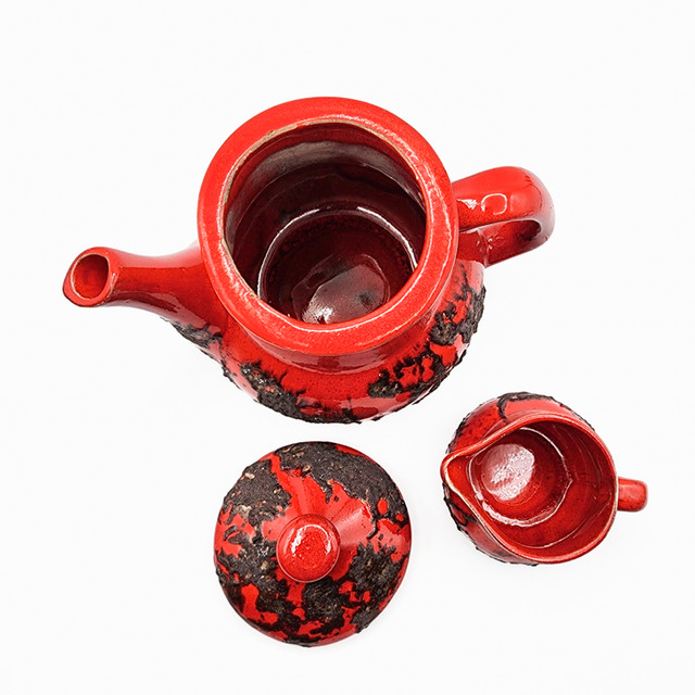 Vintage 1970s Laurentian Pottery Fat Red Lava teapot and creamer in Arts & Collectibles in Oakville / Halton Region - Image 2