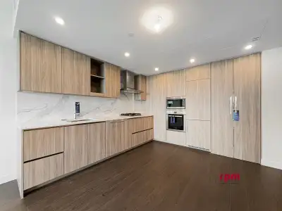 Features: - Full set of high-end kitchen appliances and flooring - Unfurnished - Central air conditi...