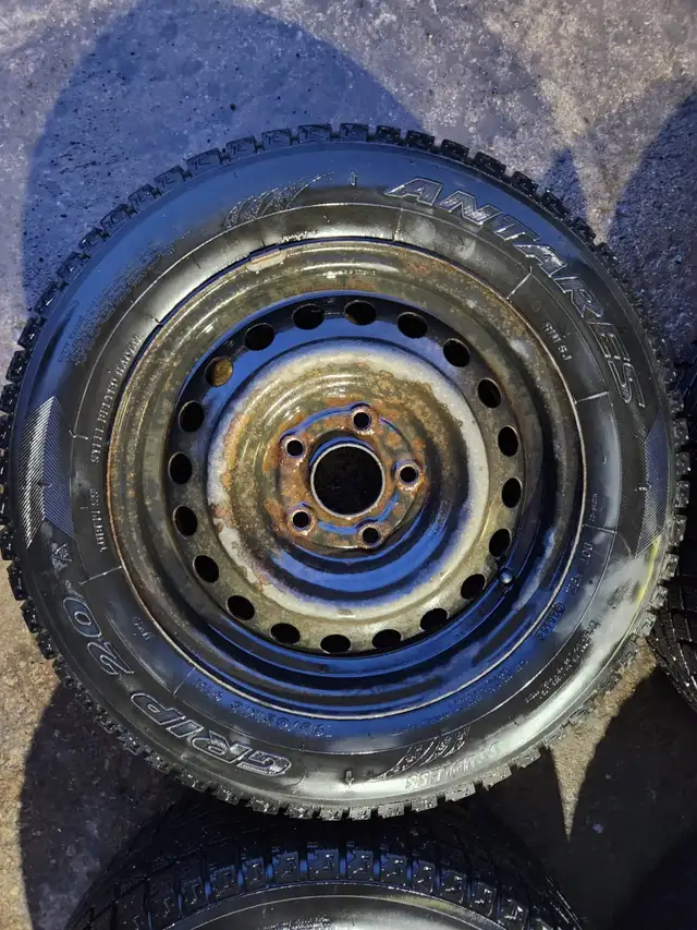 195 65 15 - RIMS AND TIRES - WINTER - HONDA / ACURA in Tires & Rims in Kitchener / Waterloo - Image 4